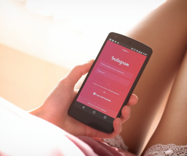 a person accessing instagram